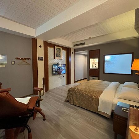 Hua Xiang Motel - Da Chang Kaohsiung Esterno foto