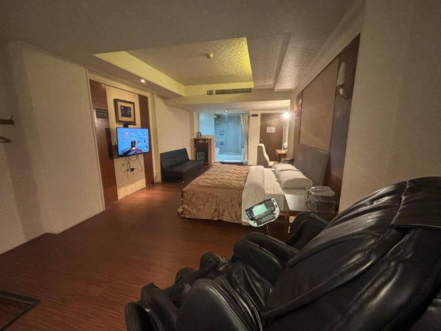 Hua Xiang Motel - Da Chang Kaohsiung Esterno foto