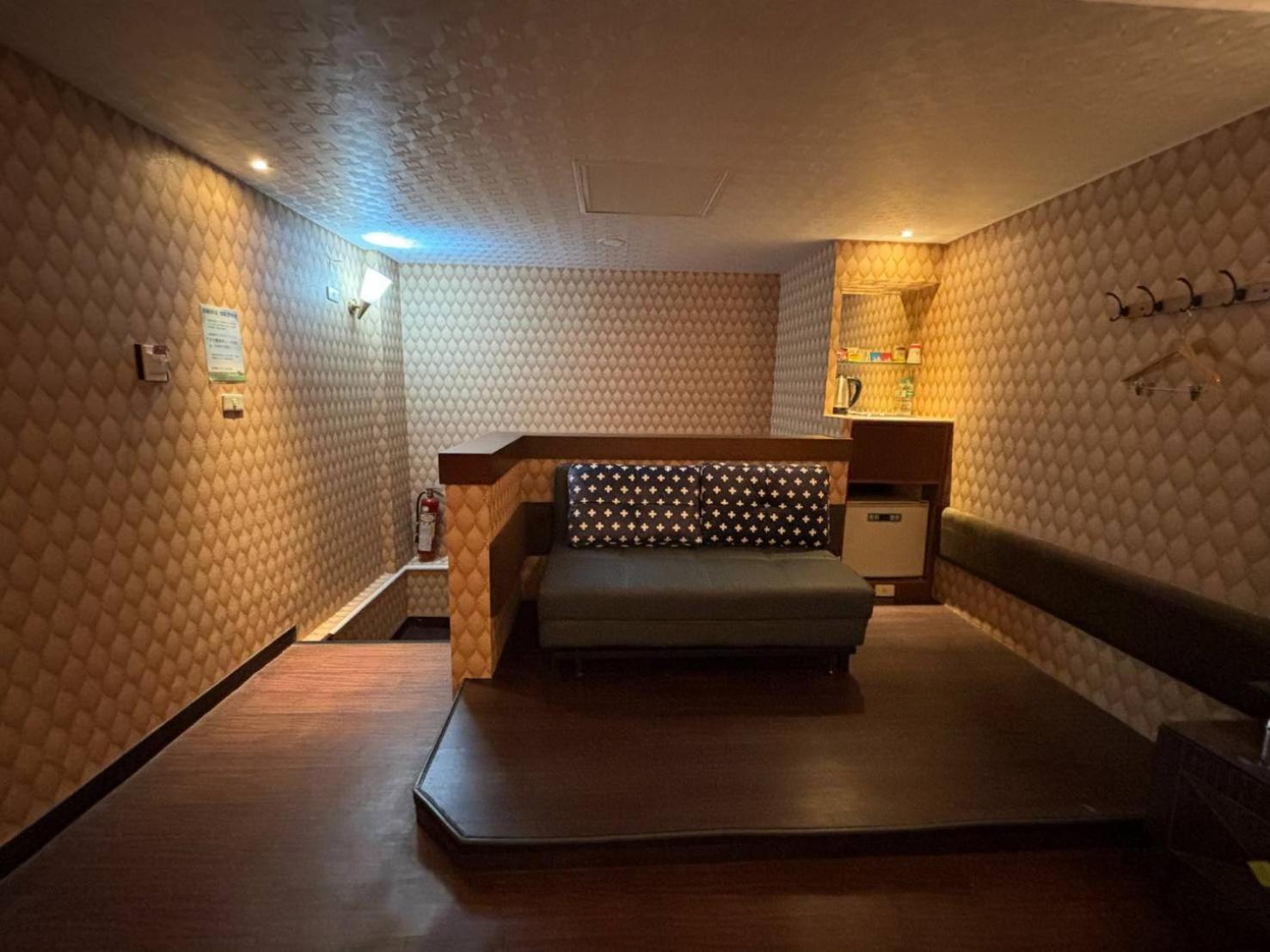 Hua Xiang Motel - Da Chang Kaohsiung Esterno foto