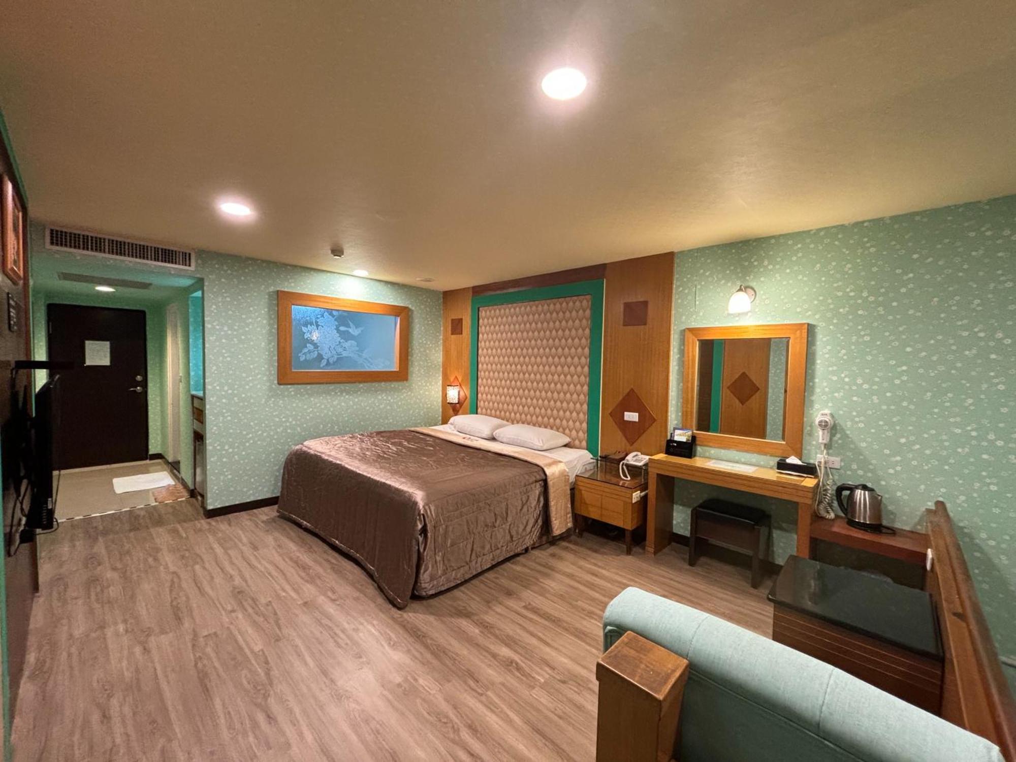 Hua Xiang Motel - Da Chang Kaohsiung Esterno foto