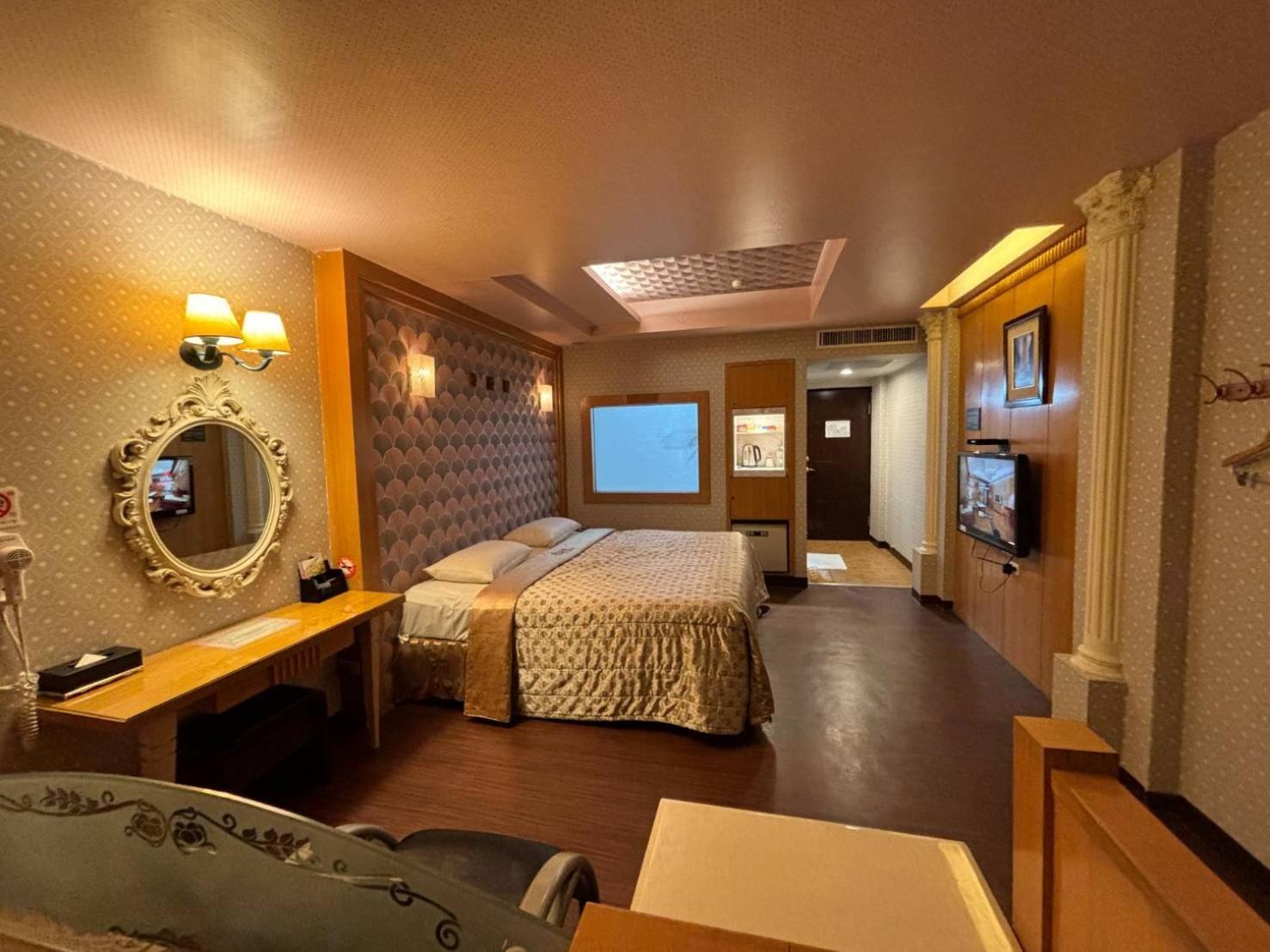 Hua Xiang Motel - Da Chang Kaohsiung Esterno foto