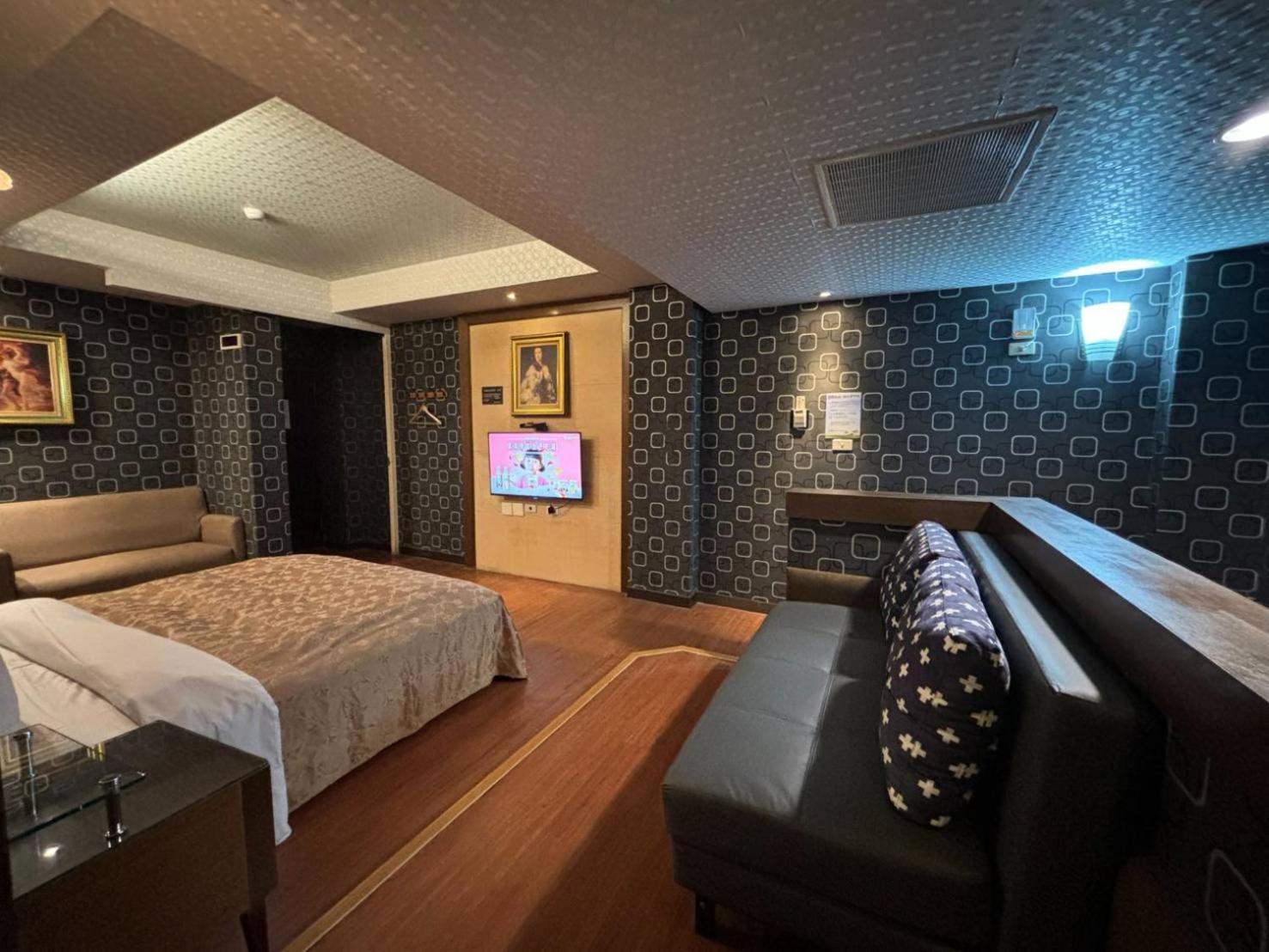 Hua Xiang Motel - Da Chang Kaohsiung Esterno foto